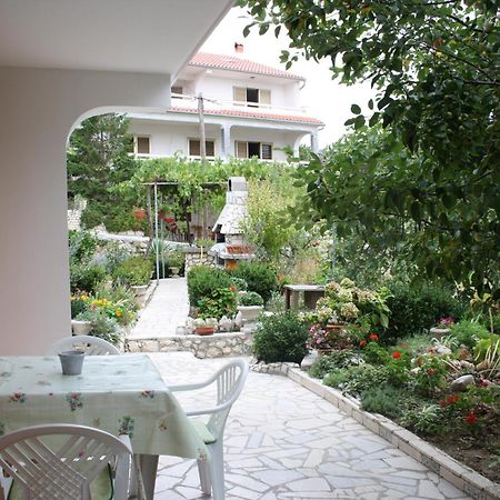 Apartments Sandra Palit Экстерьер фото