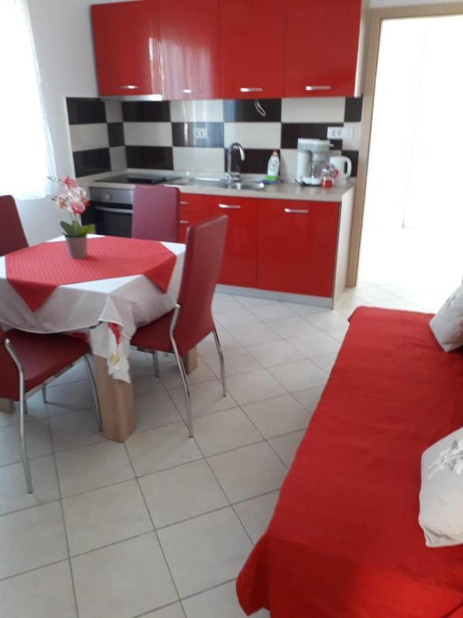 Apartments Sandra Palit Экстерьер фото