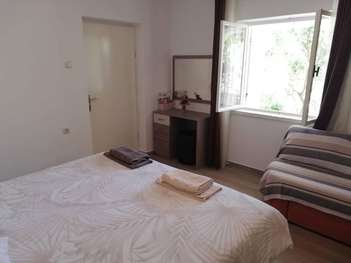 Apartments Sandra Palit Экстерьер фото