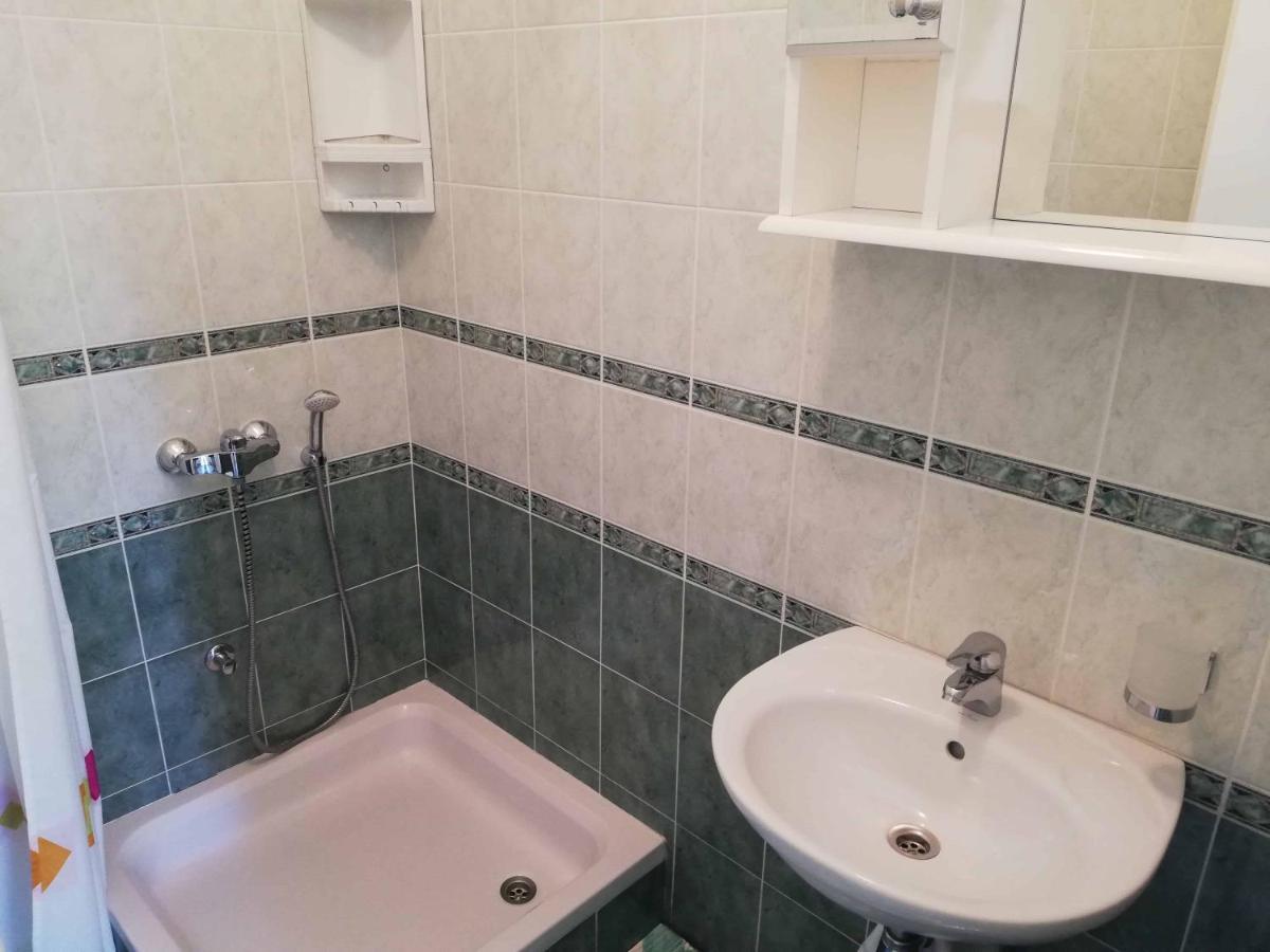 Apartments Sandra Palit Экстерьер фото