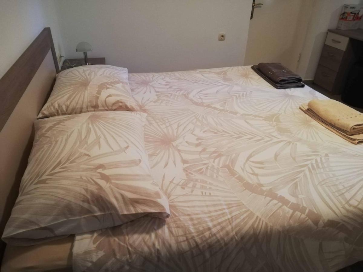 Apartments Sandra Palit Экстерьер фото