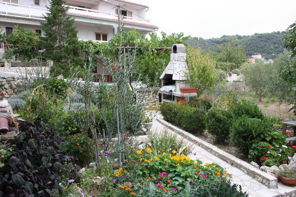 Apartments Sandra Palit Экстерьер фото