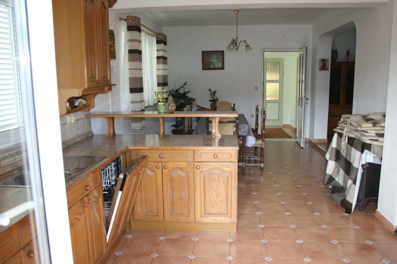 Apartments Sandra Palit Экстерьер фото